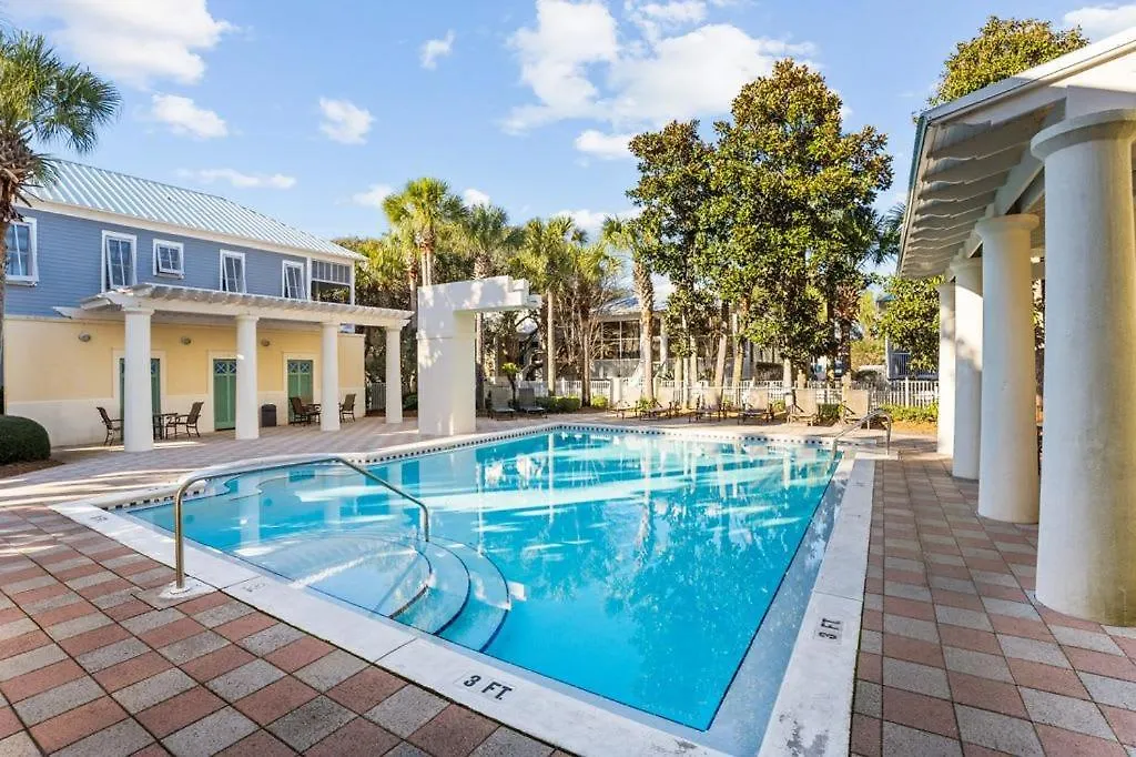 2-Story Home, Walk To Beach, Hot Tub, Free Wifi, Pets Ok, Community Pool Access Destin