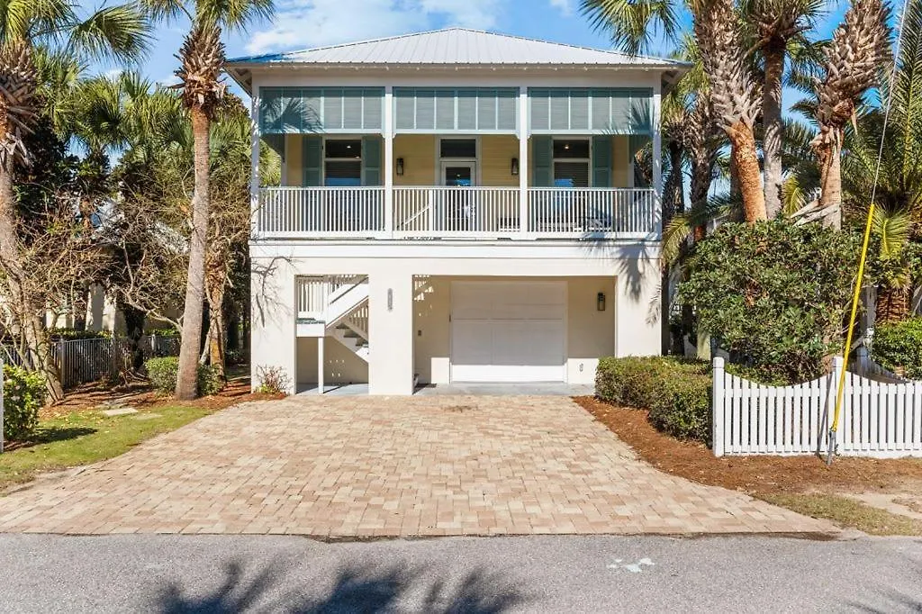 2-Story Home, Walk To Beach, Hot Tub, Free Wifi, Pets Ok, Community Pool Access Destin