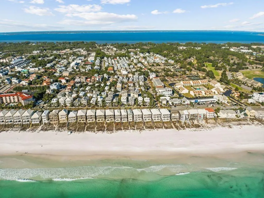 Holiday home 2-Story Home, Walk To Beach, Hot Tub, Free Wifi, Pets Ok, Community Pool Access Destin
